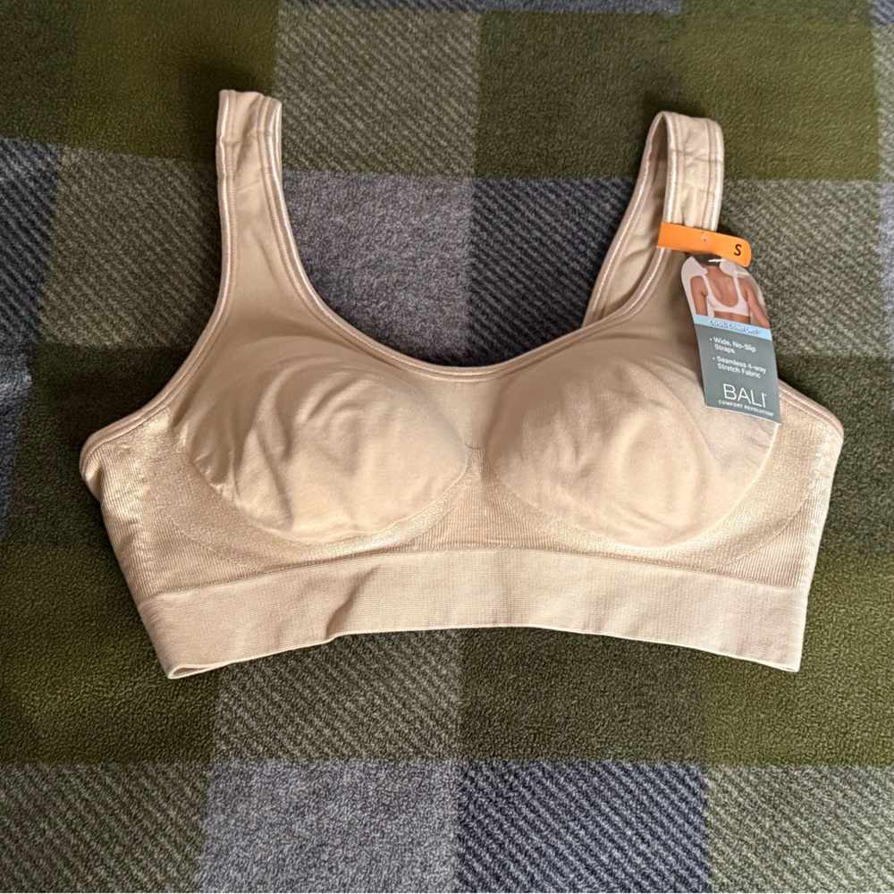 NWT-Bali Comfort Revolution Seamless Wirefree Adjustable Bra - Nude - Size S